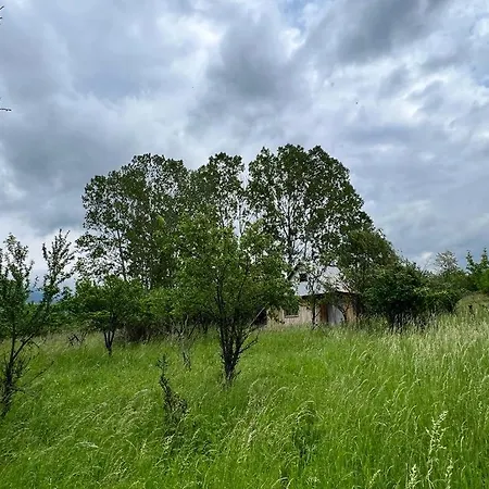 Shelter With 1 And 1 Attic - No Electricity, No Water, With Outhouse بيت للعطل Kazanlŭk